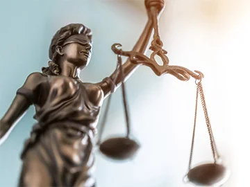 Bild mit Justitia - Göttin der Gerechtigkeit